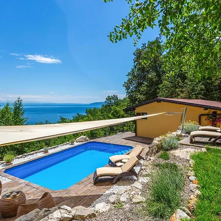 Feriehus Cozy In With Outdoor Swimming Pool