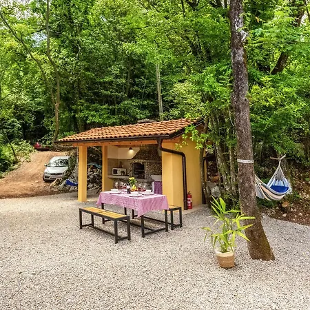 Cozy In With Outdoor Swimming Pool Feriehus *
